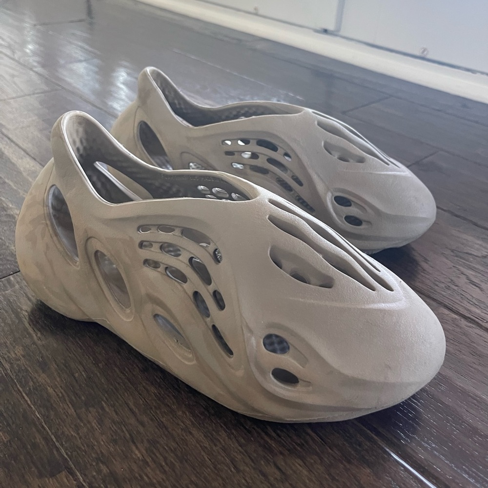 YEEZY FOAM RNNR